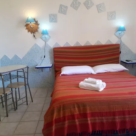 ゲストハウス Arazurrina カリアリ