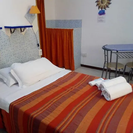 Arazurrina Pensión 3*